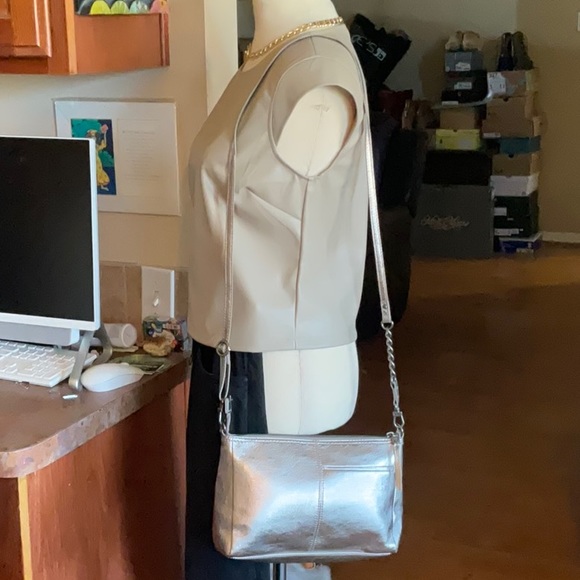 The Sak Pyrite Leather (Genuine) Crossbody/Shoulder Bag, Preowned - Picture 4 of 16